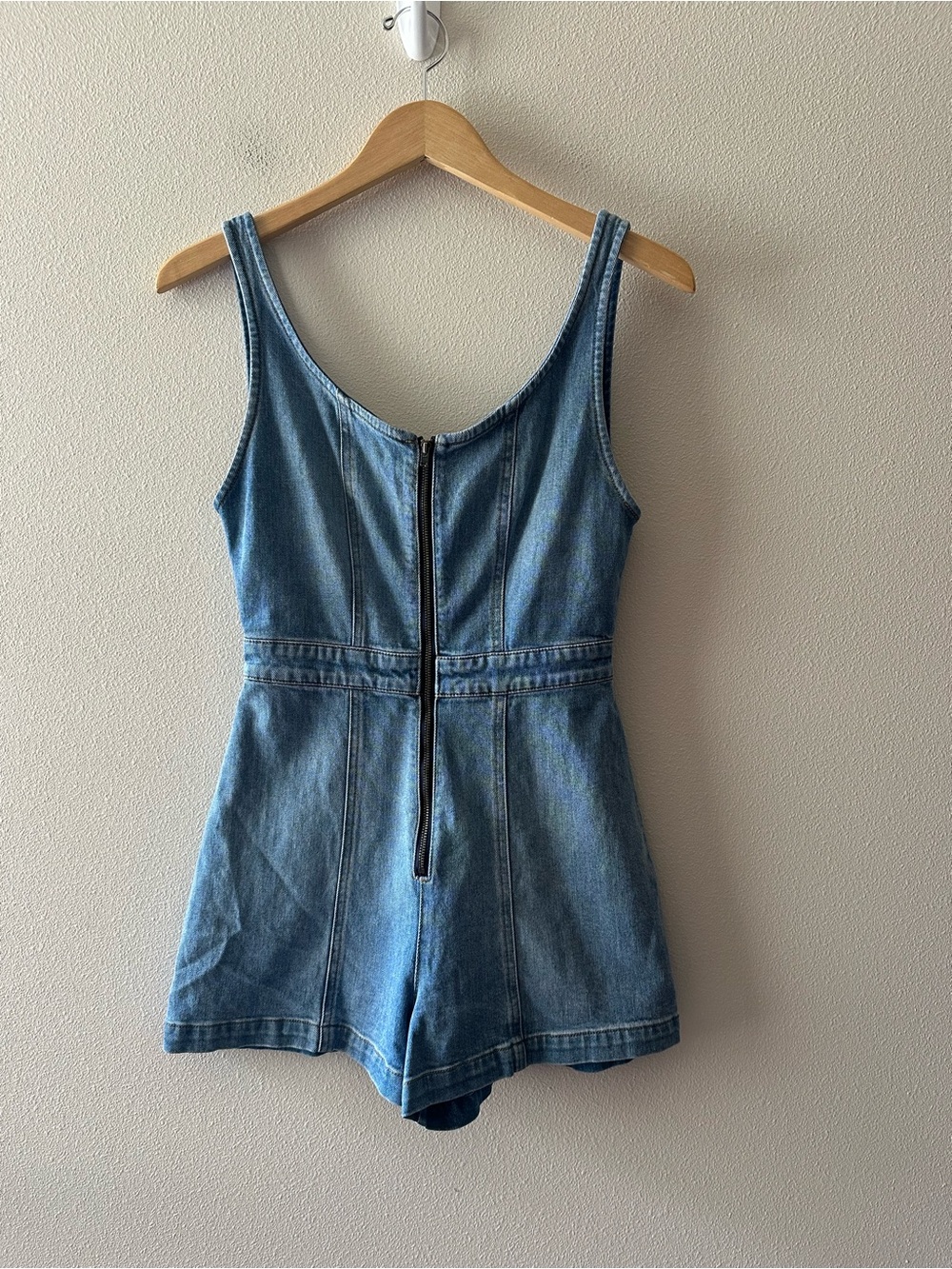 Alice + Olivia denim zipped romper size 26 designer quiet luxury - Picture 2 of 7